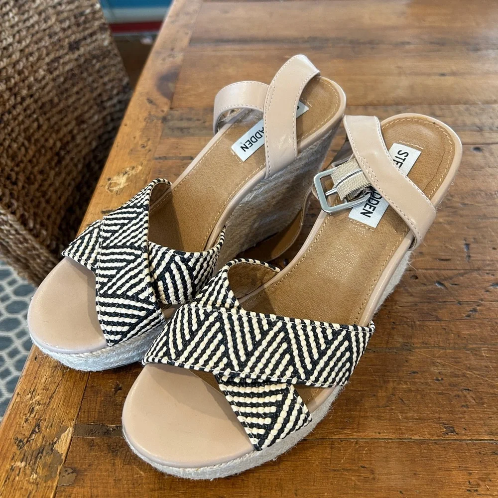 Steve Madden Tan Espadrille Wedge Sandals with Black & White Straps - Picture 1 of 3